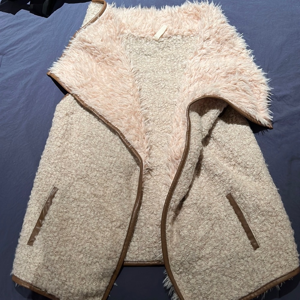 Sweater vest